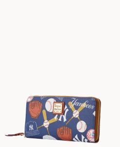 MLB Yankees Large Zip Around Wristlet