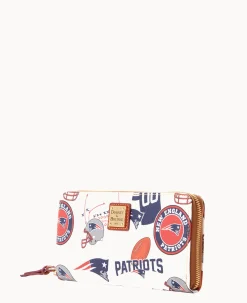 NFL Patriots Large Zip Around Wristlet