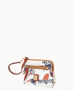 NFL Patriots Zip Around Wristlet