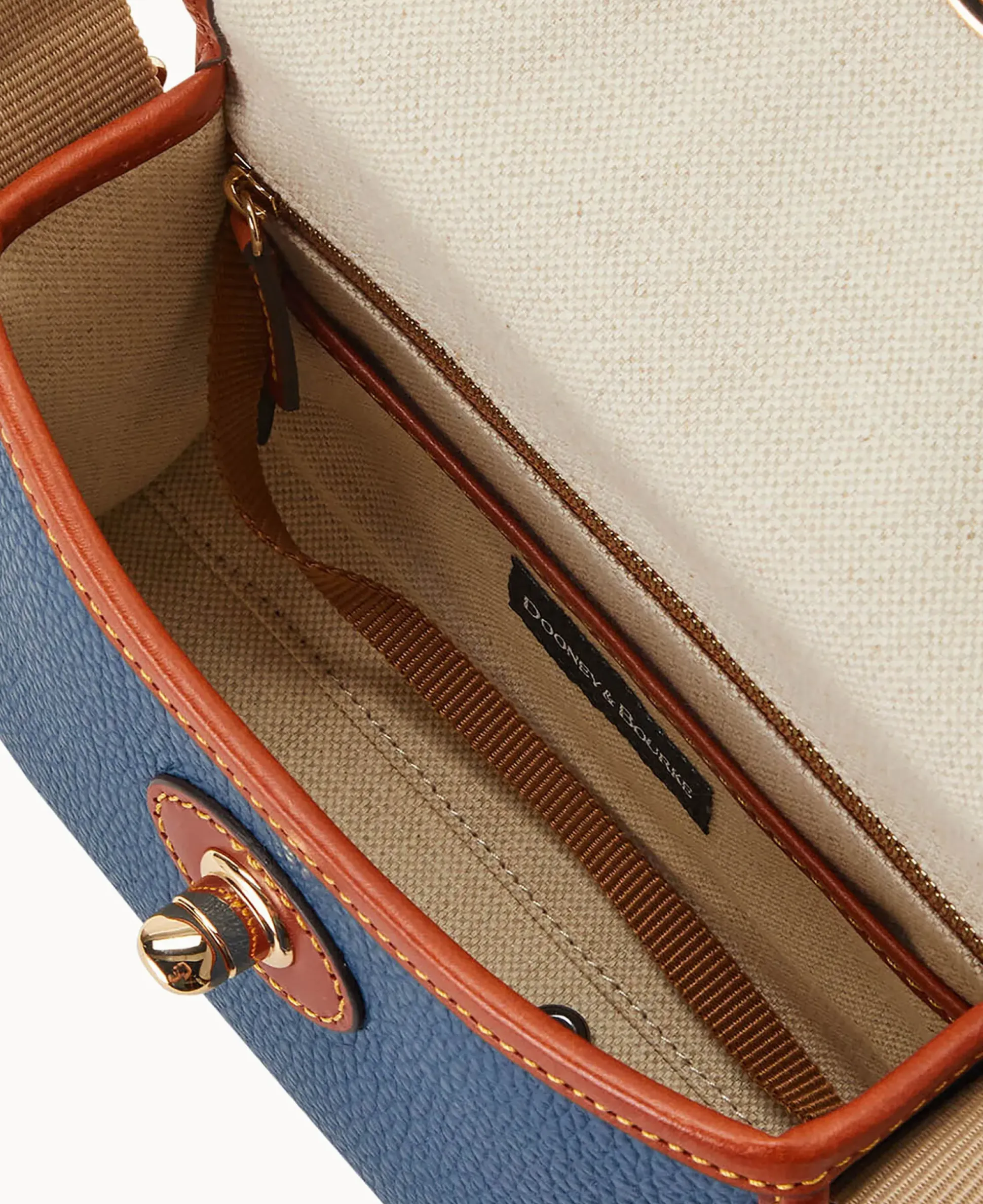Pebble Grain 20 Crossbody