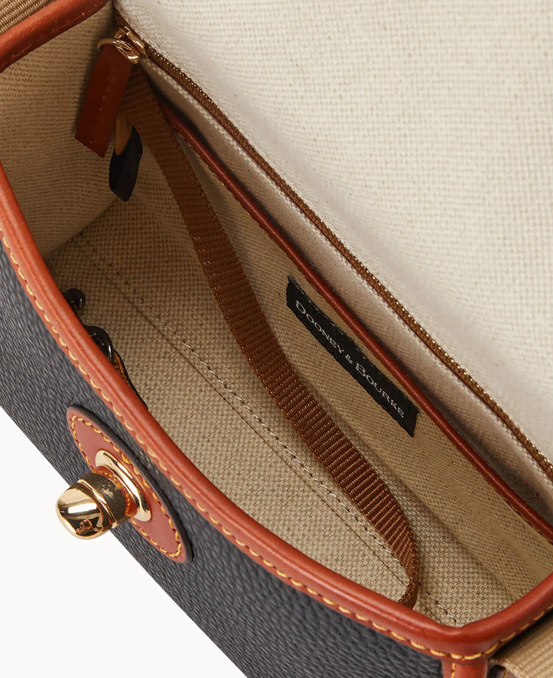 Pebble Grain 20 Crossbody