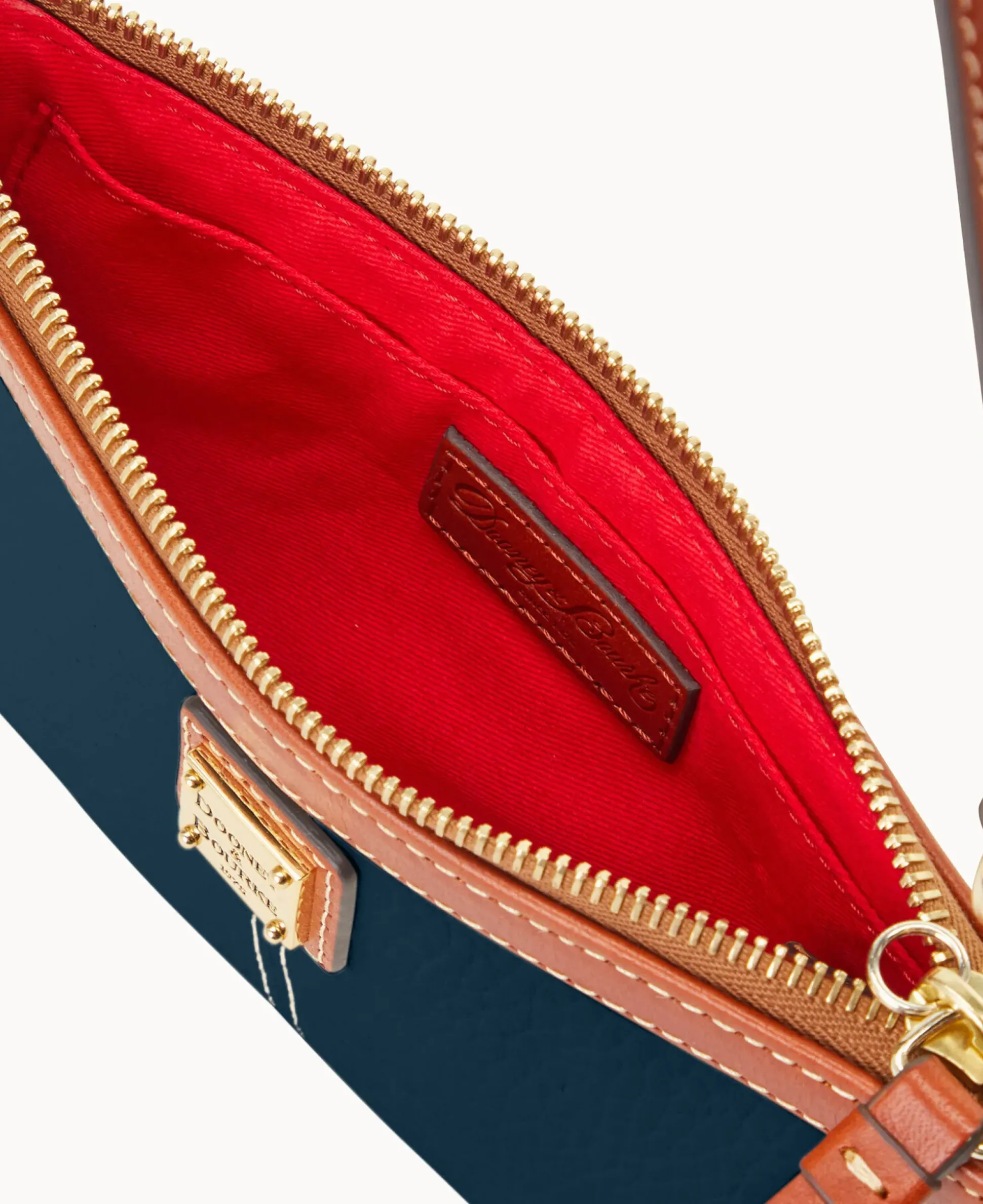 Pebble Grain Large Slim Wristlet