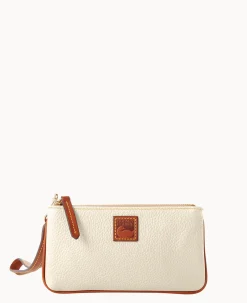 Pebble Grain Medium Wristlet