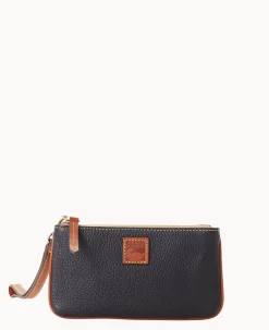 Pebble Grain Medium Wristlet