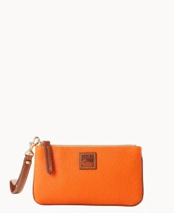 Pebble Grain Medium Wristlet